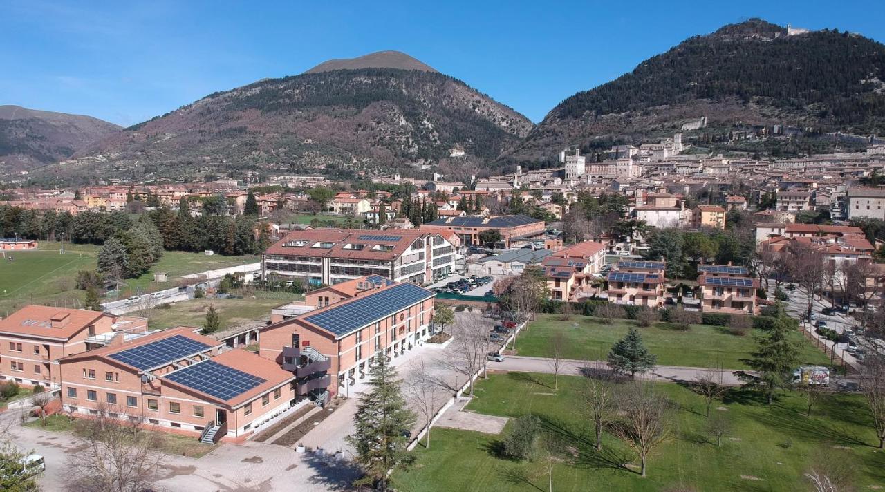 Hub Hotel Γκούμπιο Εξωτερικό φωτογραφία