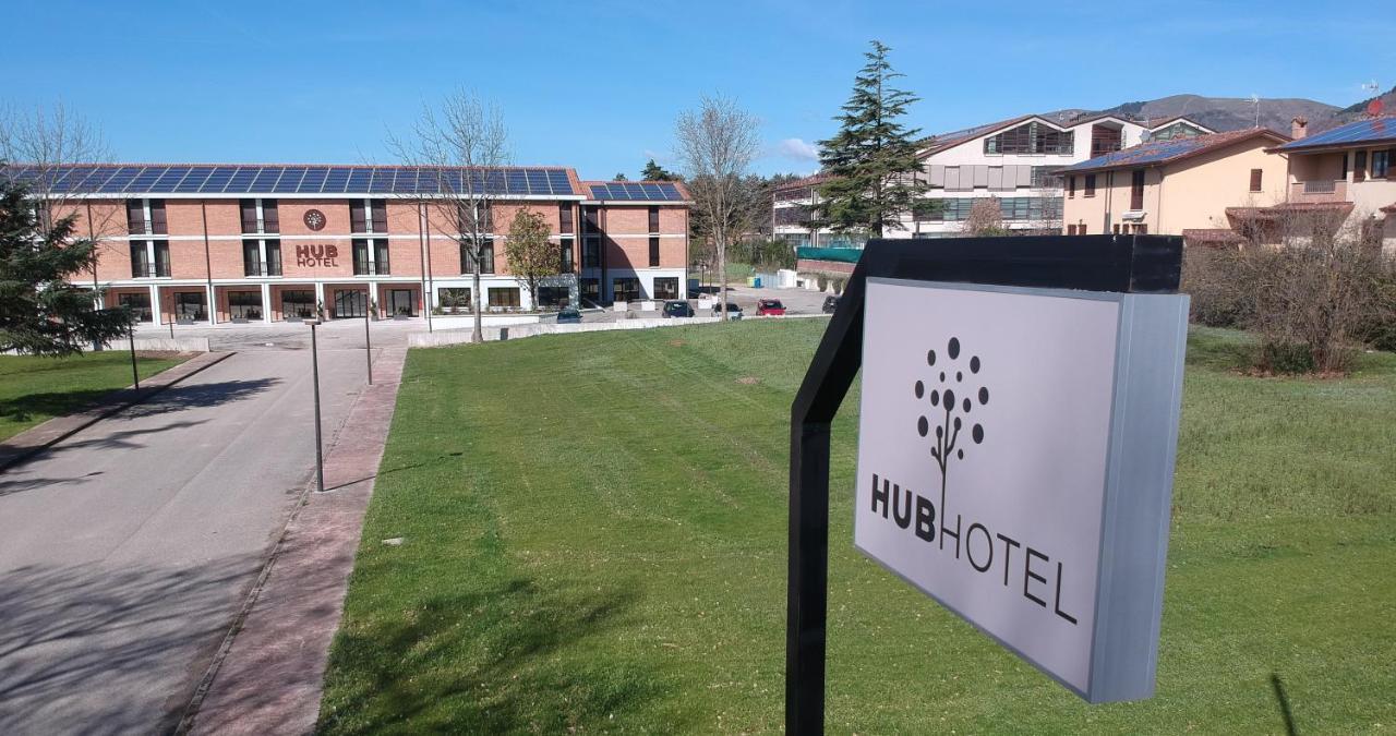 Hub Hotel Γκούμπιο Εξωτερικό φωτογραφία