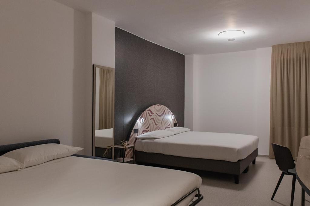 Hub Hotel Γκούμπιο Εξωτερικό φωτογραφία