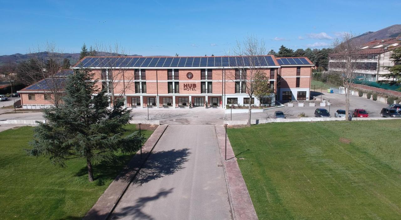 Hub Hotel Γκούμπιο Εξωτερικό φωτογραφία