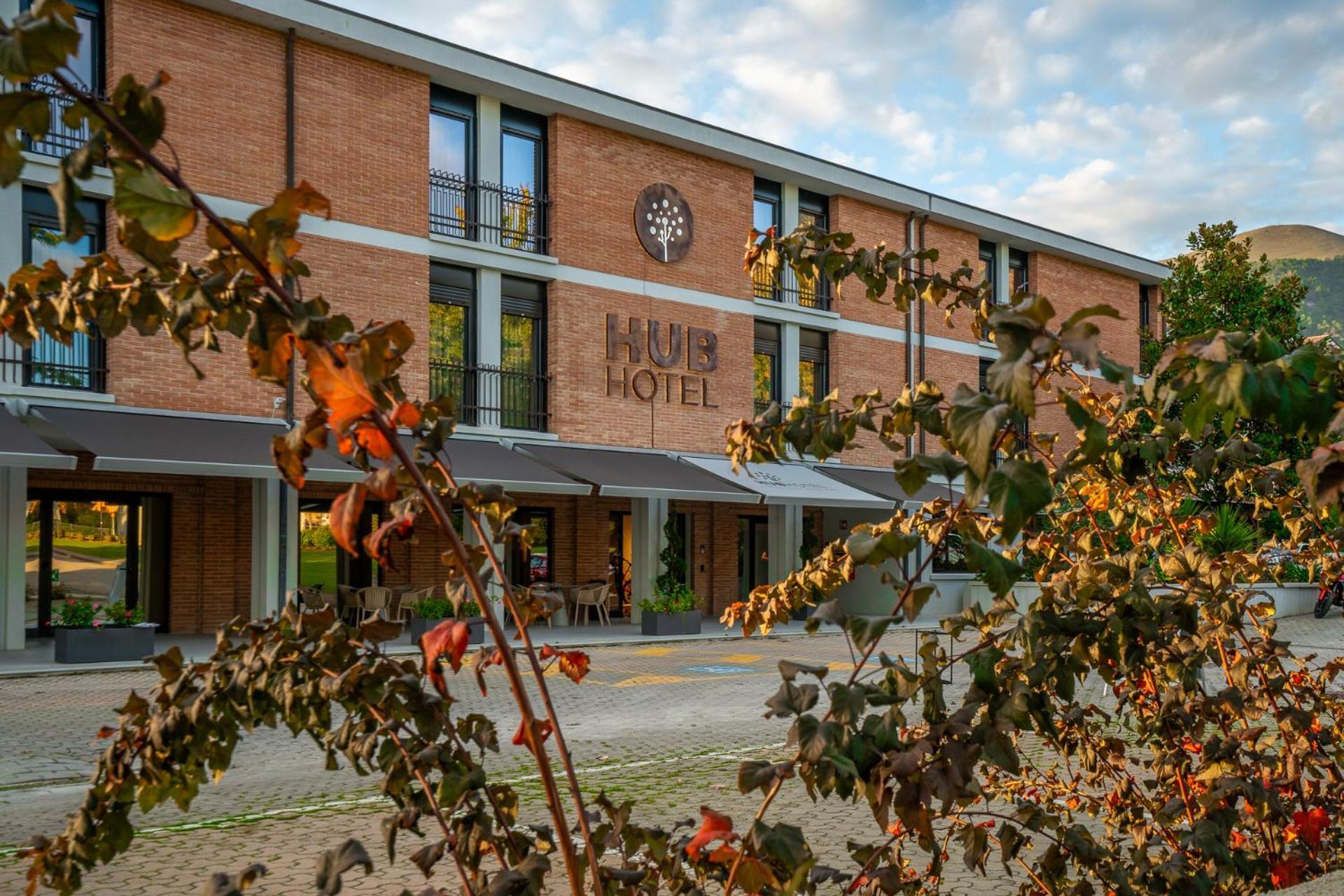 Hub Hotel Γκούμπιο Εξωτερικό φωτογραφία