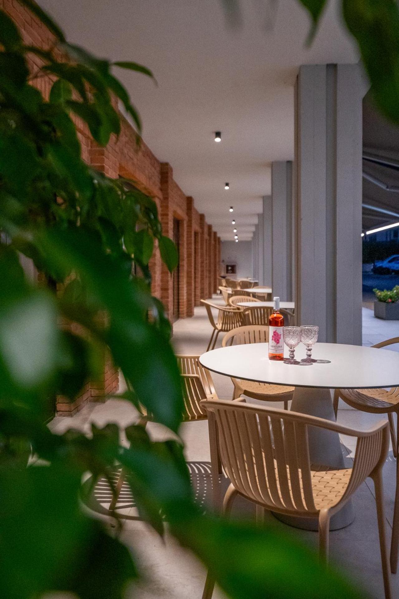 Hub Hotel Γκούμπιο Εξωτερικό φωτογραφία