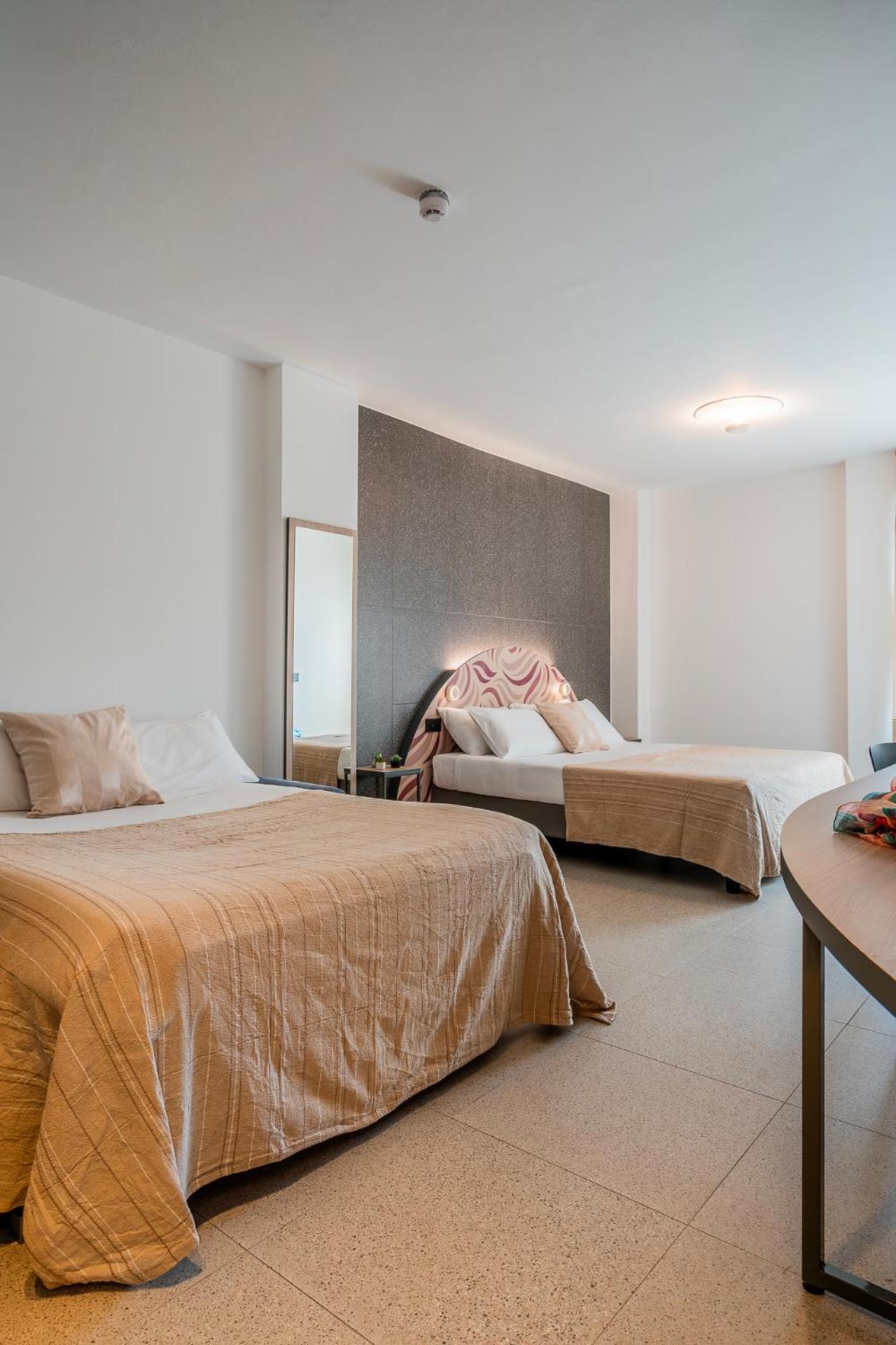 Hub Hotel Γκούμπιο Εξωτερικό φωτογραφία