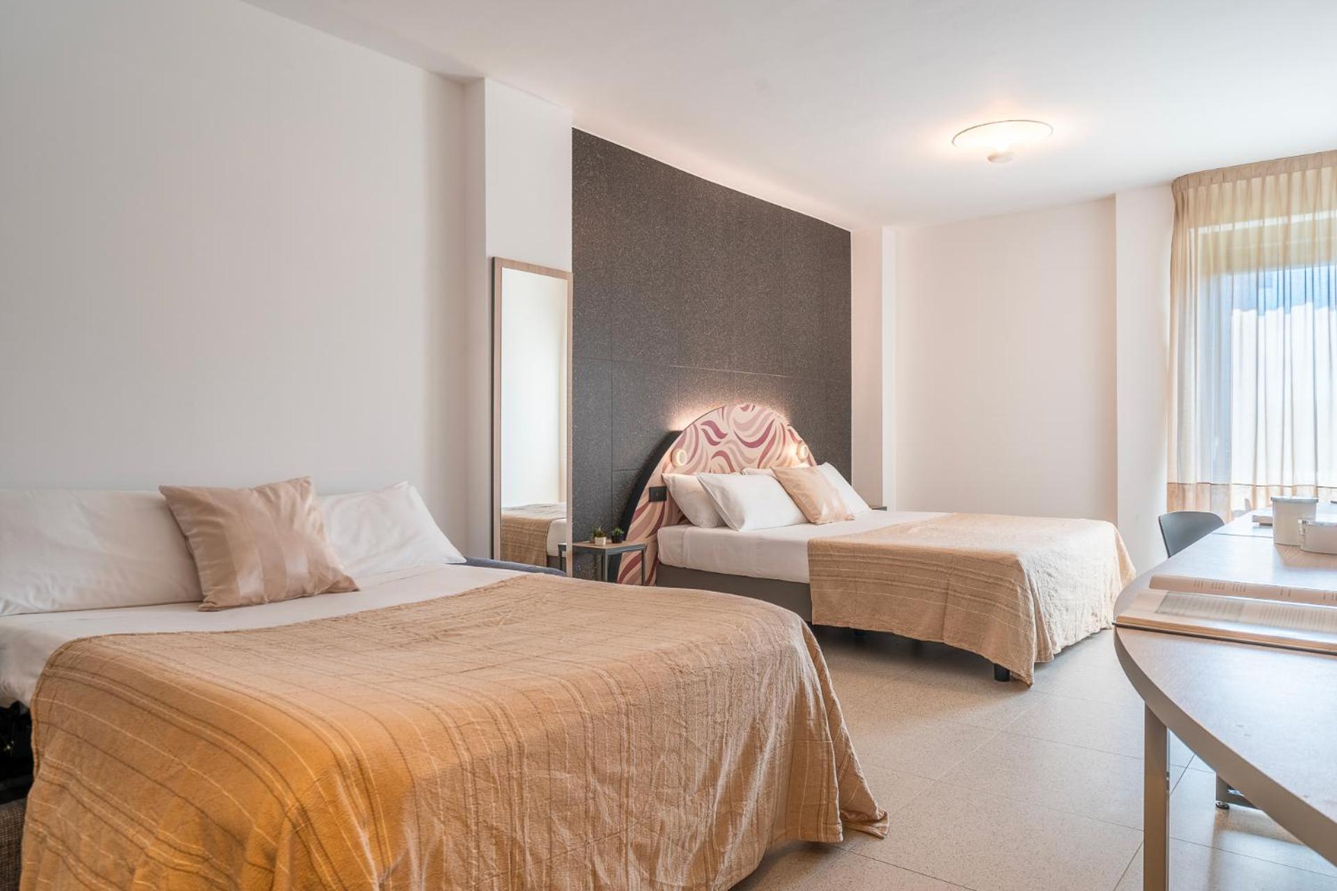 Hub Hotel Γκούμπιο Εξωτερικό φωτογραφία